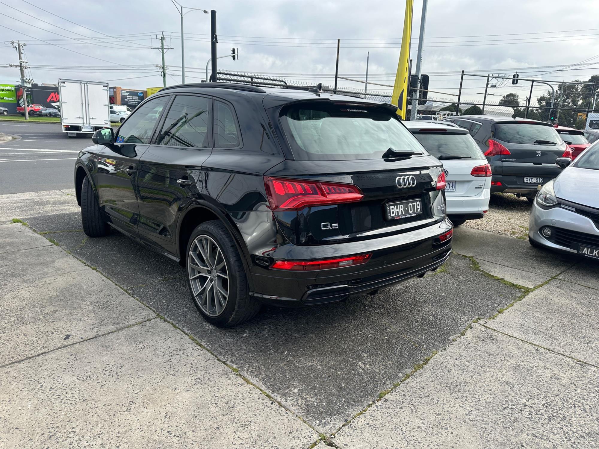 
								2019 Audi Q5 45 TFSI sport Black Edition Wagon 5dr 7sp quattro ultra 2.0T ( Finance $190 pw*) full									