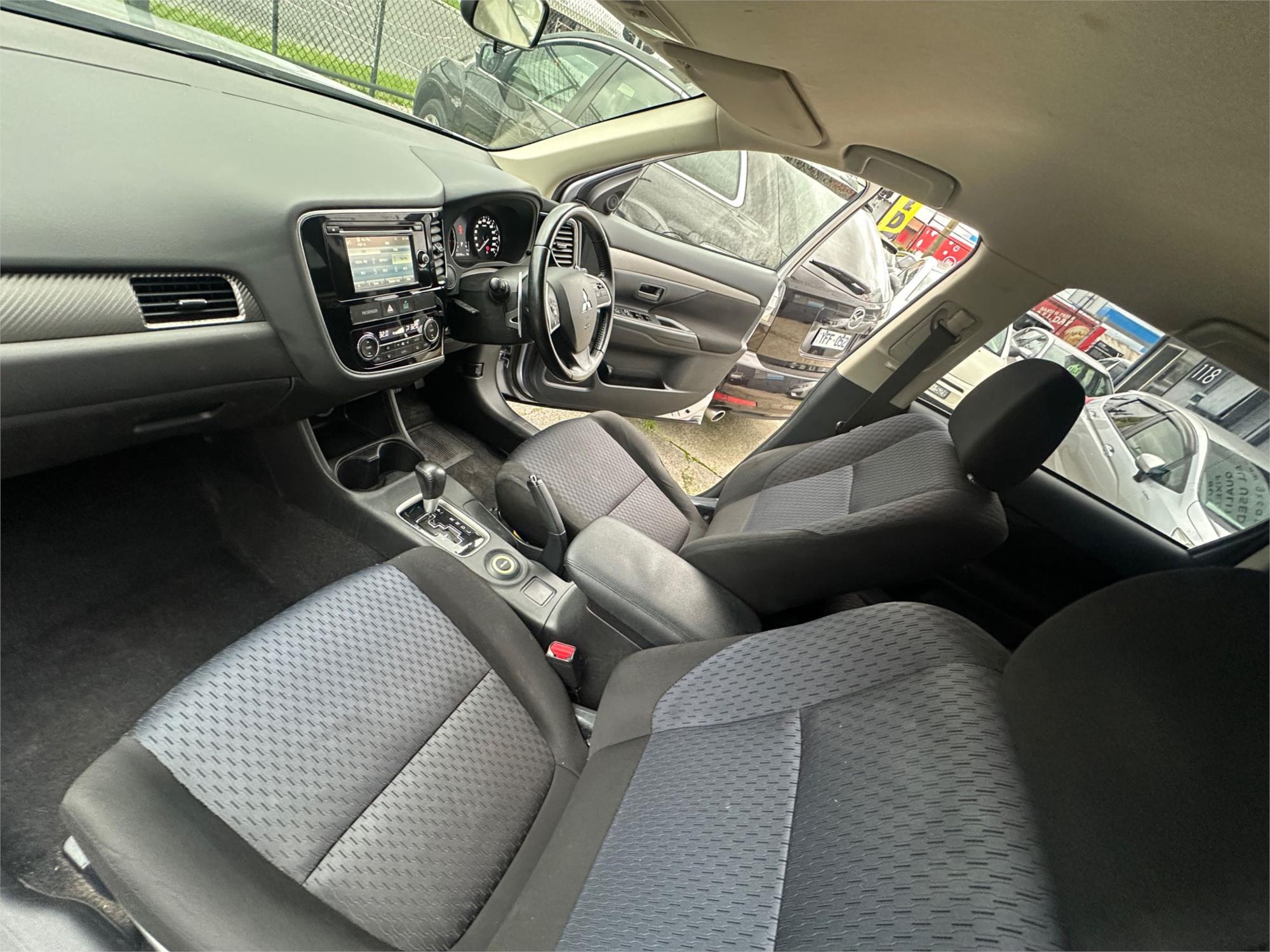 
								2012 Mitsubishi Outlander LS Wagon 7st 5dr CVT 6sp, 4WD 2.4 – Finance $62PW full									