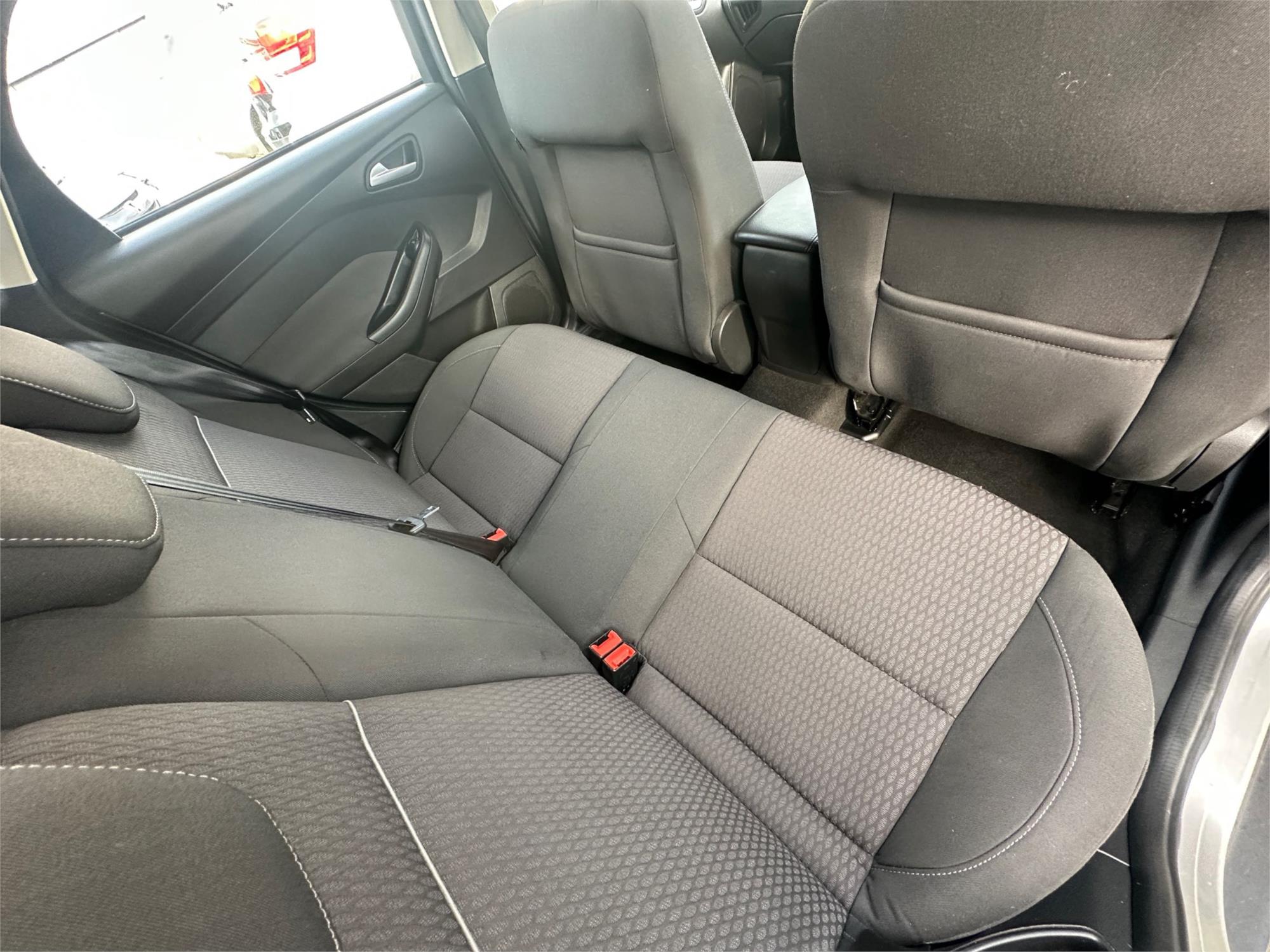 
								2013 Ford Focus LW Trend Hatchback 5dr Auto 6sp 2.0(Finance $65pw) full									