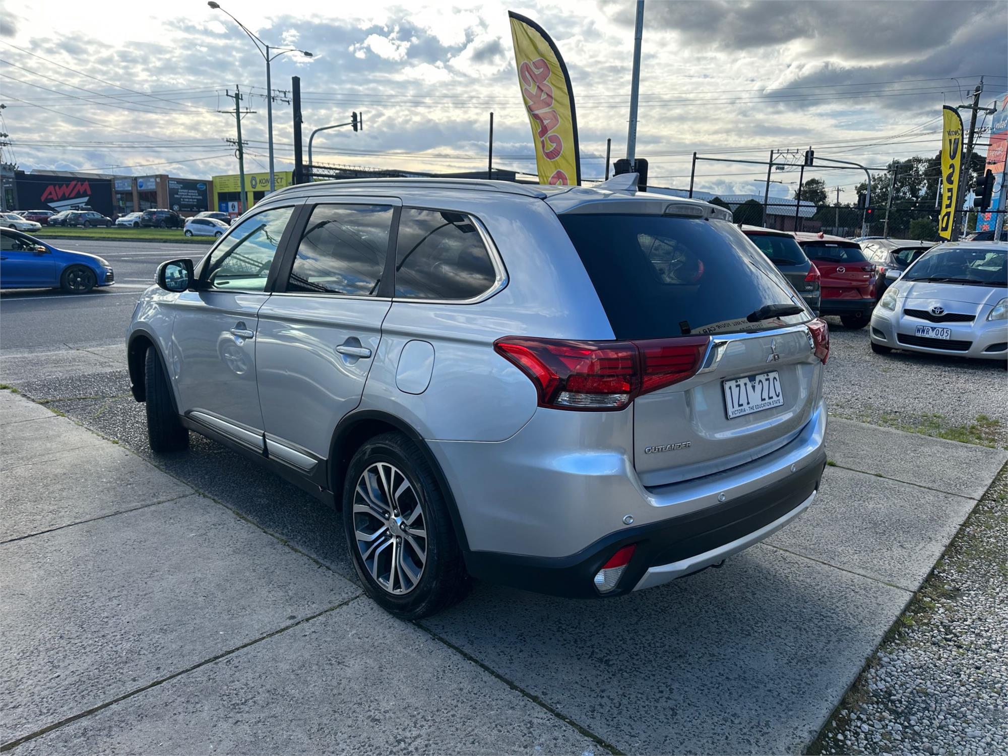 
								2017 Mitsubishi Outlander LS Wagon 7st 5dr CVT 6sp, 2WD 2.0i – Finance $72PW full									