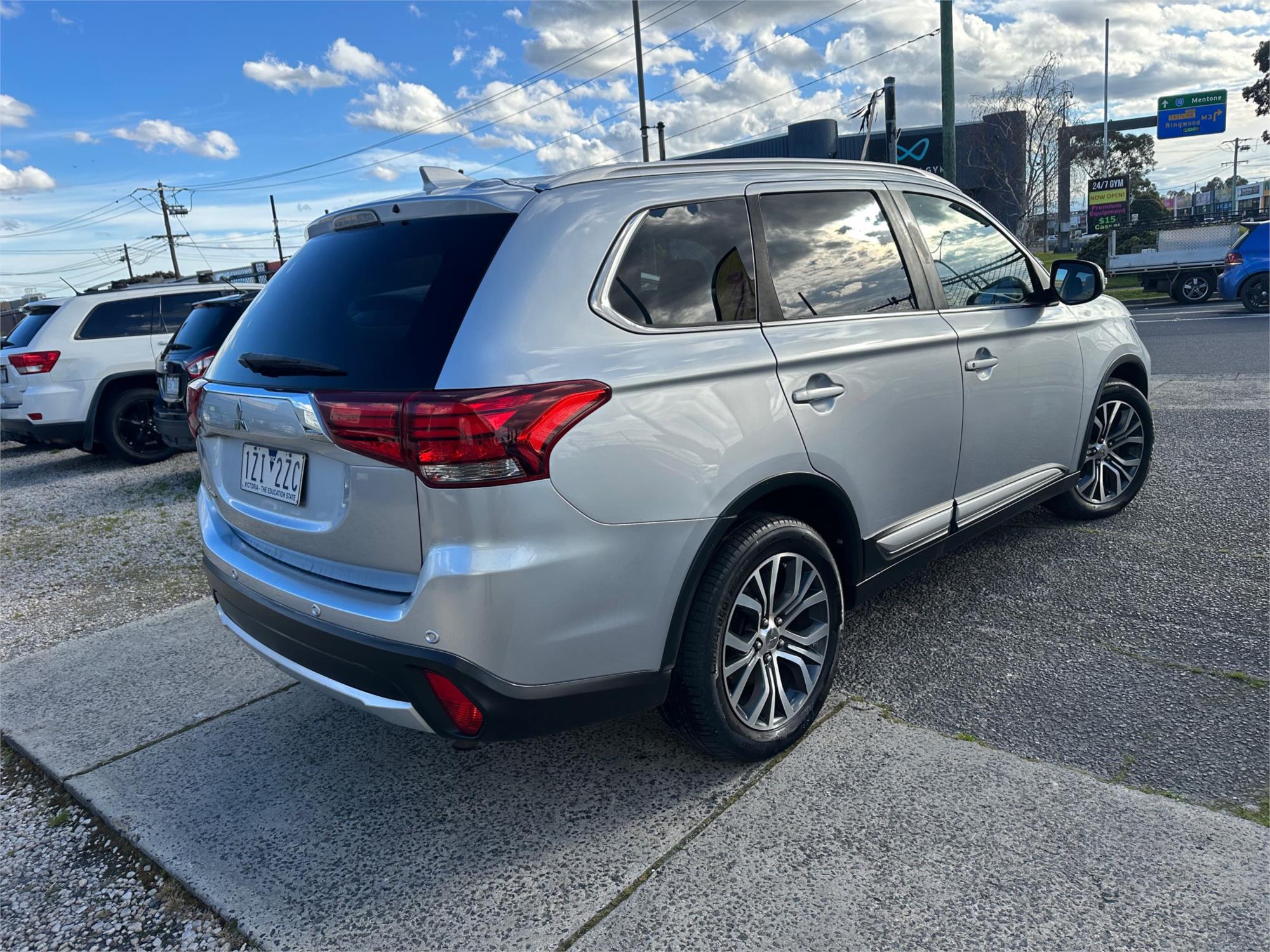 
								2017 Mitsubishi Outlander LS Wagon 7st 5dr CVT 6sp, 2WD 2.0i – Finance $72PW full									