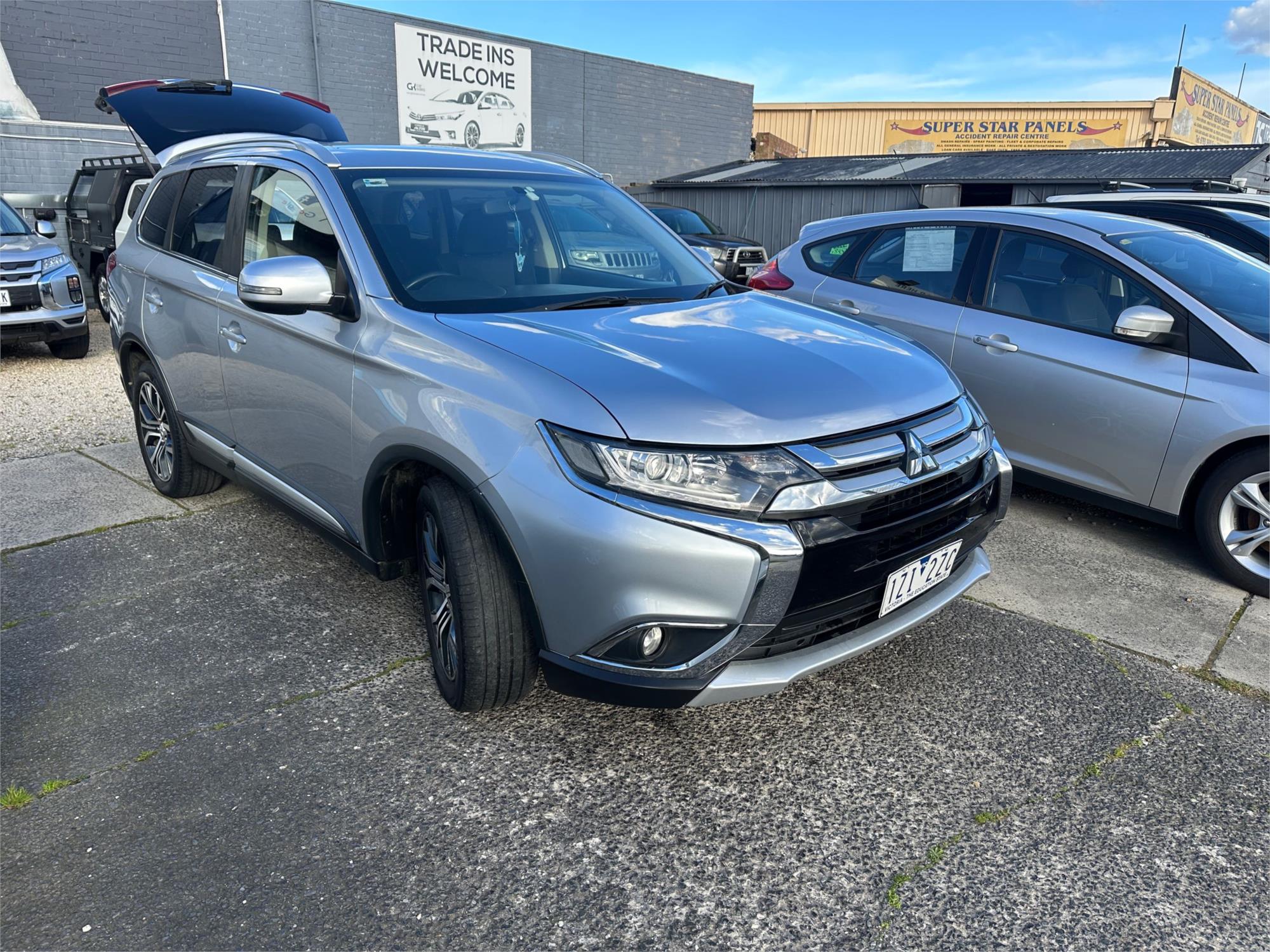 
								2017 Mitsubishi Outlander LS Wagon 7st 5dr CVT 6sp, 2WD 2.0i – Finance $72PW full									